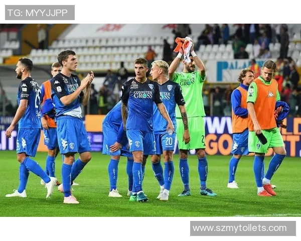 鹿特丹斯巴达主场迎战阿尔梅球队争夺胜利的激烈对决